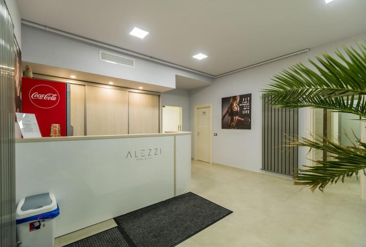 Baby Sea View And Pools Apartment- Mamaia Beach Resort Navodari Ngoại thất bức ảnh