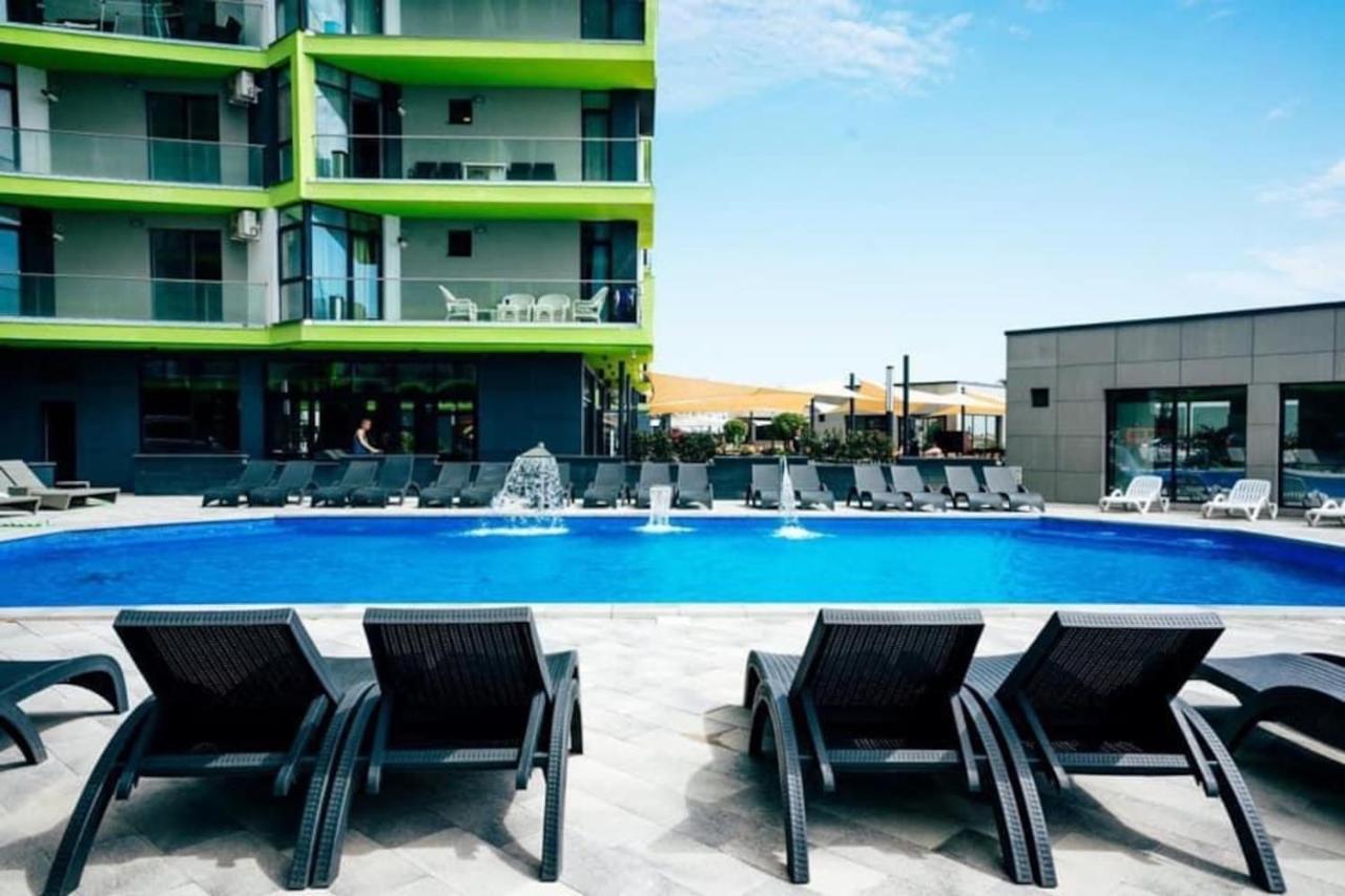 Baby Sea View And Pools Apartment- Mamaia Beach Resort Navodari Ngoại thất bức ảnh